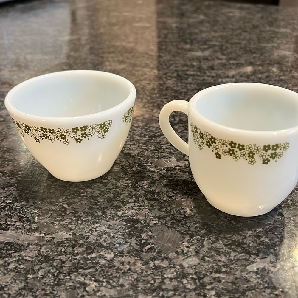 Vintage Pyrexx, corning, spring blossom, crazy daisy cream sugar, two piece set